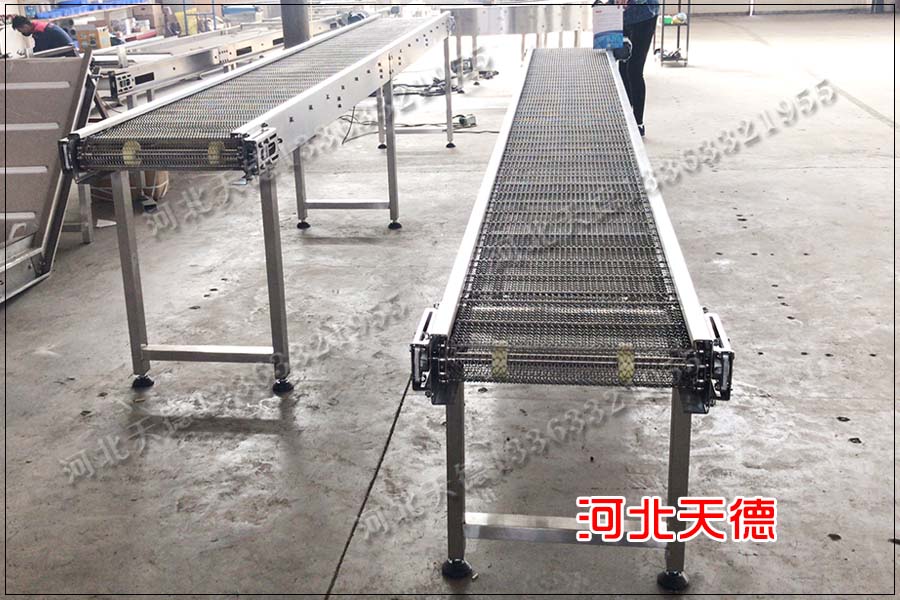 網(wǎng)帶輸送機