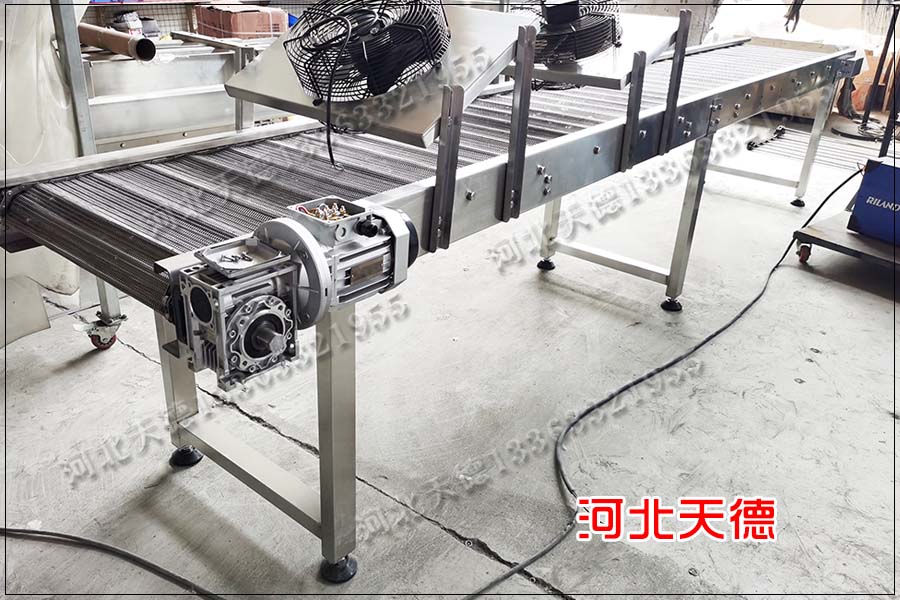 網(wǎng)帶輸送機(jī)