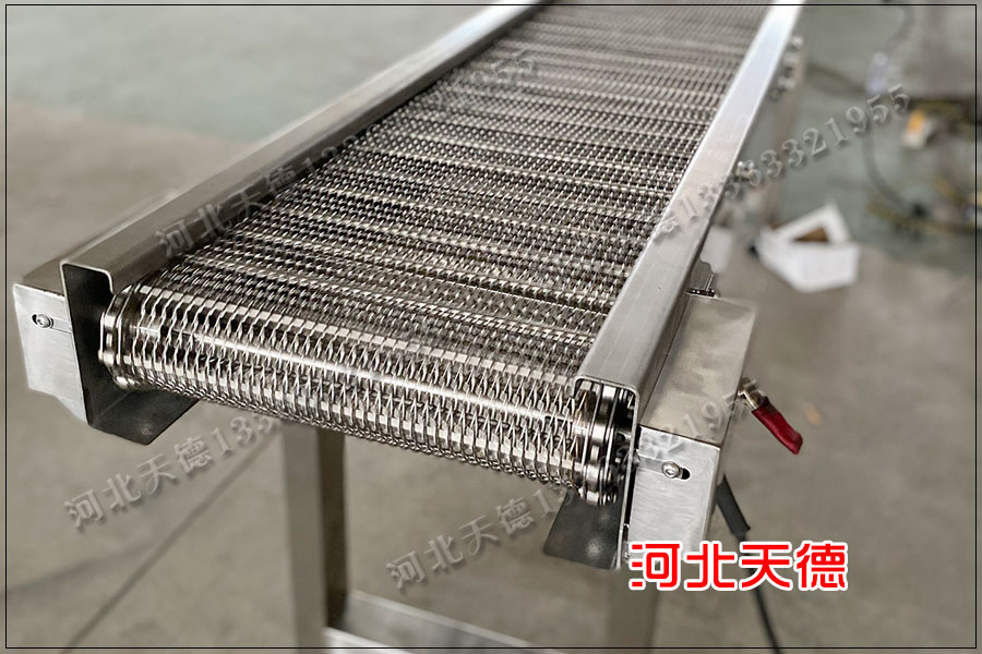 不銹鋼網(wǎng)鏈式輸送機